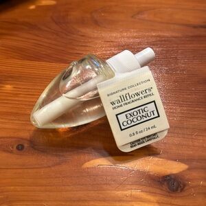 Bath & Body Works EXOTIC COCONUT Wallflower Home Fragrance Refill Bulb